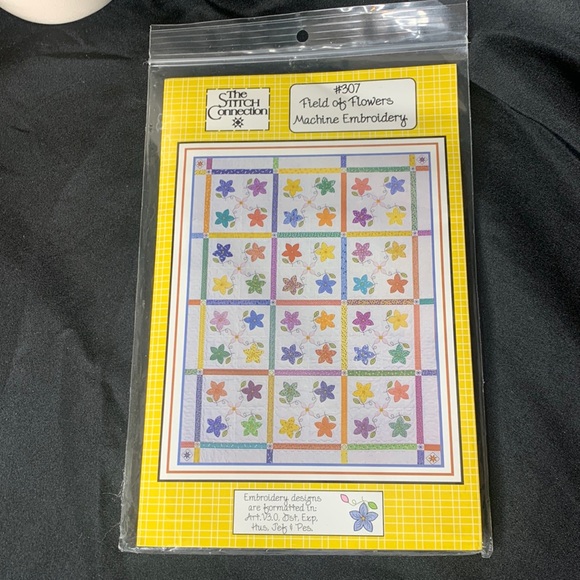 The Stitch Connection “Field of Flowers” machine embroidery & applique CD - Picture 1 of 7